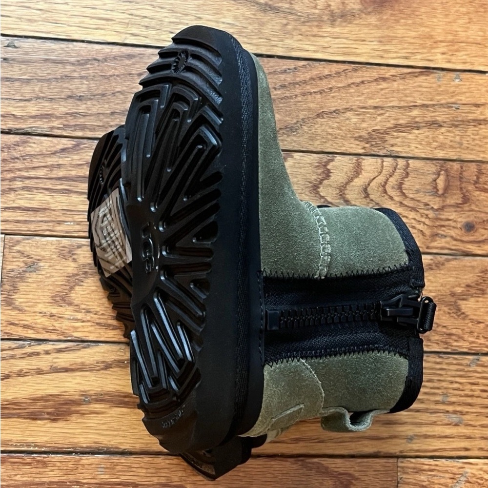 UGG Australia Classic Mini Zipper Tape Logo Boot in Olive 8C New without Box. - Picture 14 of 16
